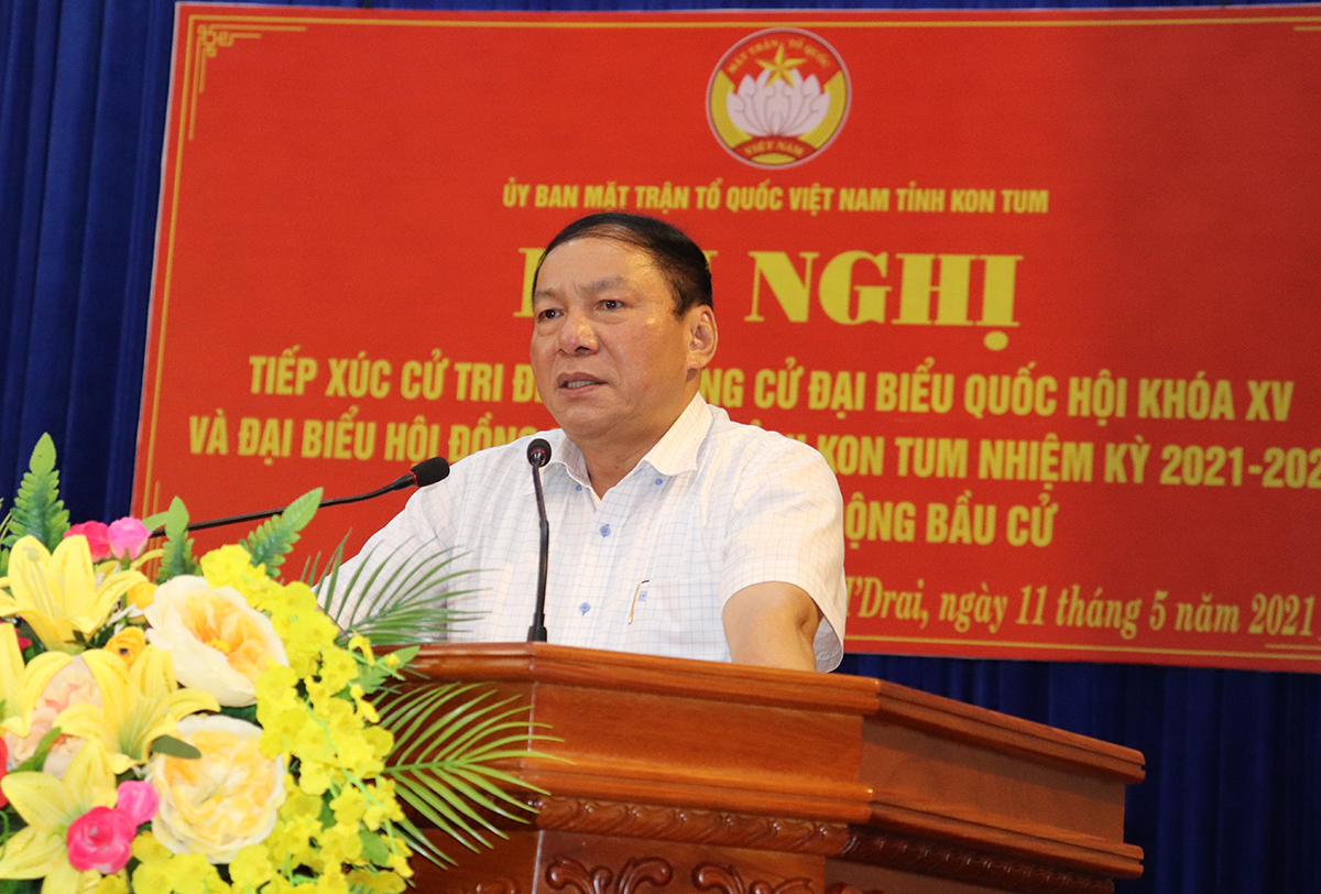 Bộ trưởng Bộ Văn hóa-Thể thao-du lịch tiếp xúc cử tri, vận động bầu cử tại huyện Ia H'Drai