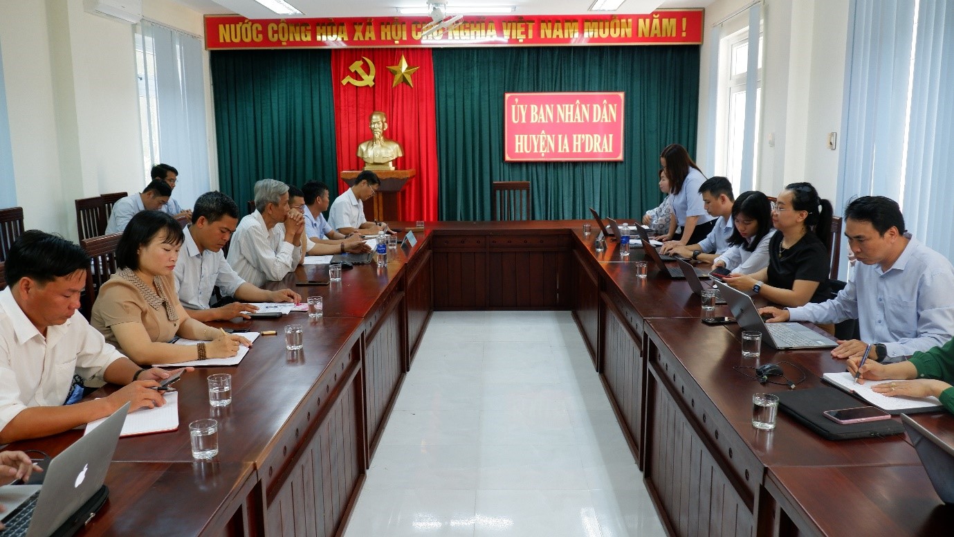 Đoàn Kiểm tra của Sở Giáo dục và Đào tạo tỉnh kiểm tra, đánh giá tình hình phổ cập giáo dục, xóa mù chữ tại huyện Ia H’Drai