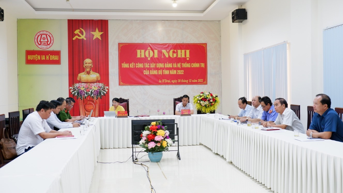 Hội nghị tổng kết công tác xây dựng Đảng và hệ thống chính trị năm 2022.