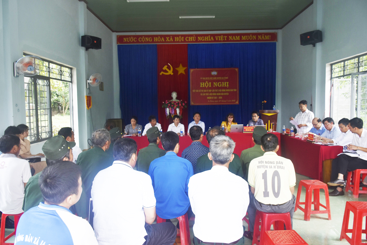 Tổ đại biểu HĐND 2 cấp tiếp xúc cử tri tại xã Ia Dom