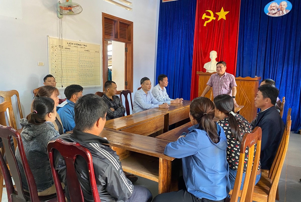 Thăm hỏi, biểu dương các hộ người DTTS trên địa bàn huyện Ia H’Drai