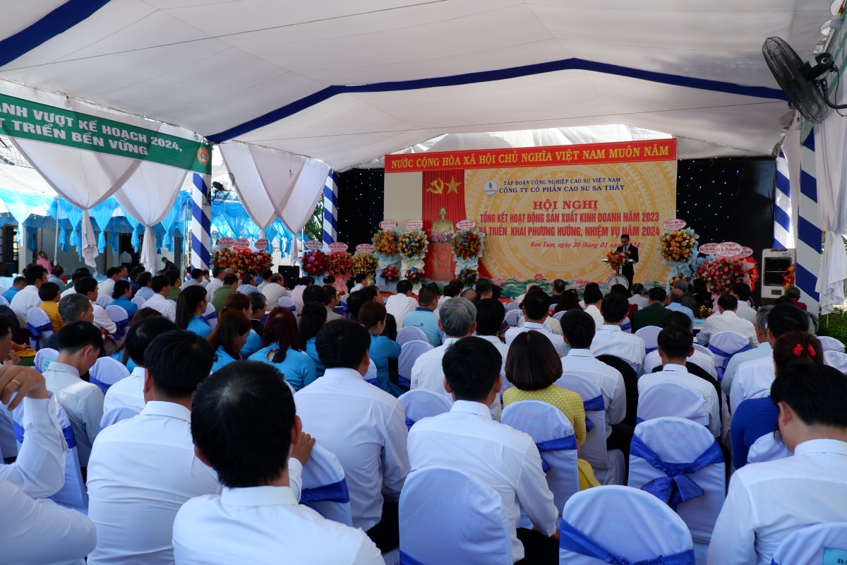 Công ty Cổ phần Cao su Sa Thầy tổ chức Hội nghị Tổng kết sản xuất kinh doanh năm 2023