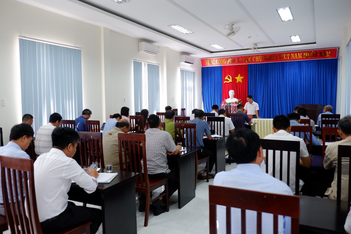Ủy ban nhân dân huyện họp phiên thường kỳ tháng 6/2024