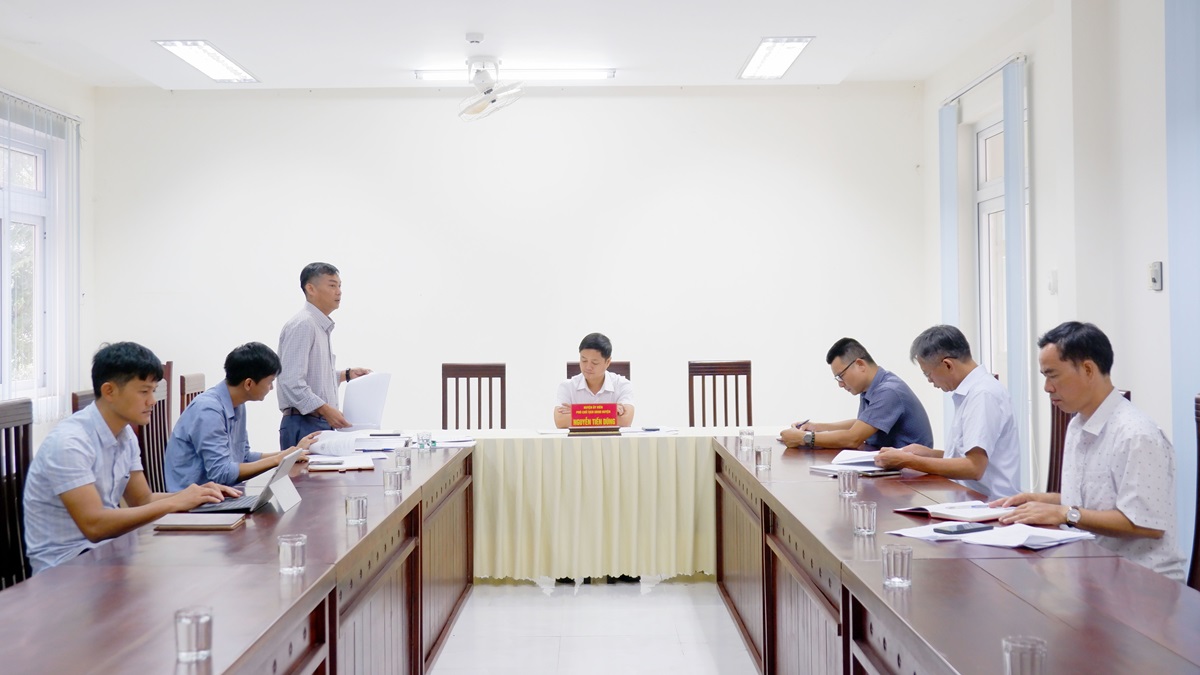 Họp Hội đồng tuyển dụng viên chức sự nghiệp Giáo dục và Đào tạo năm 2024