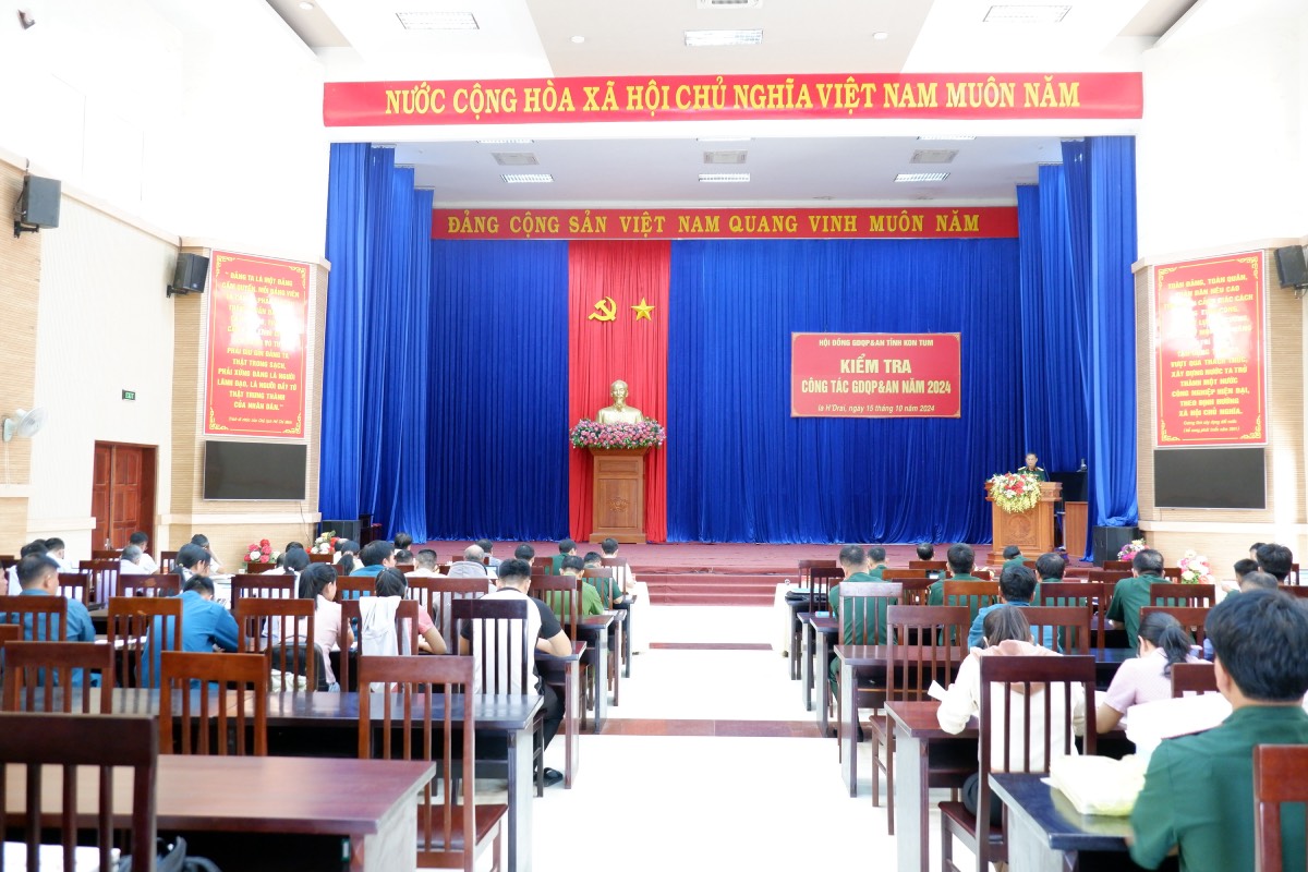 Hội đồng giáo dục quốc phòng và an ninh tỉnh kiểm tra công tác giáo dục quốc phòng và an ninh tại huyện Ia H’Drai