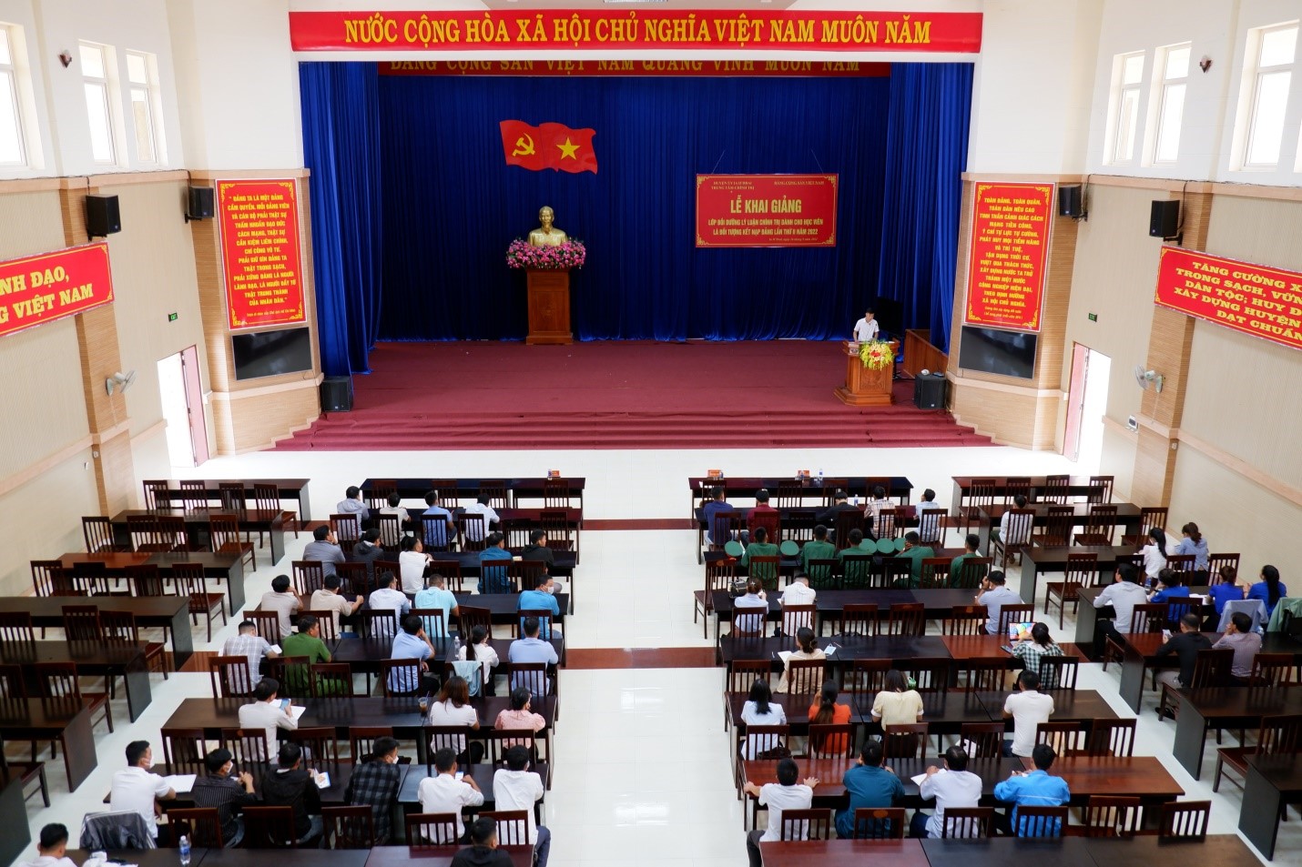 Khai giảng lớp bồi dưỡng Lý luận chính trị dành cho đối tượng kết nạp Đảng lần II năm 2022