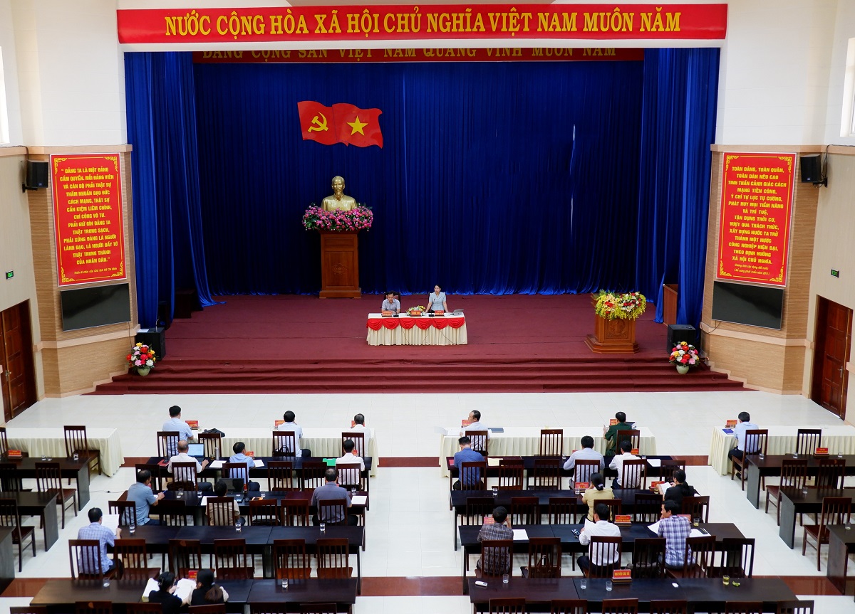 Ban Chấp hành Đảng bộ huyện khóa XVII tổ chức Hội nghị phiên chuyên đề