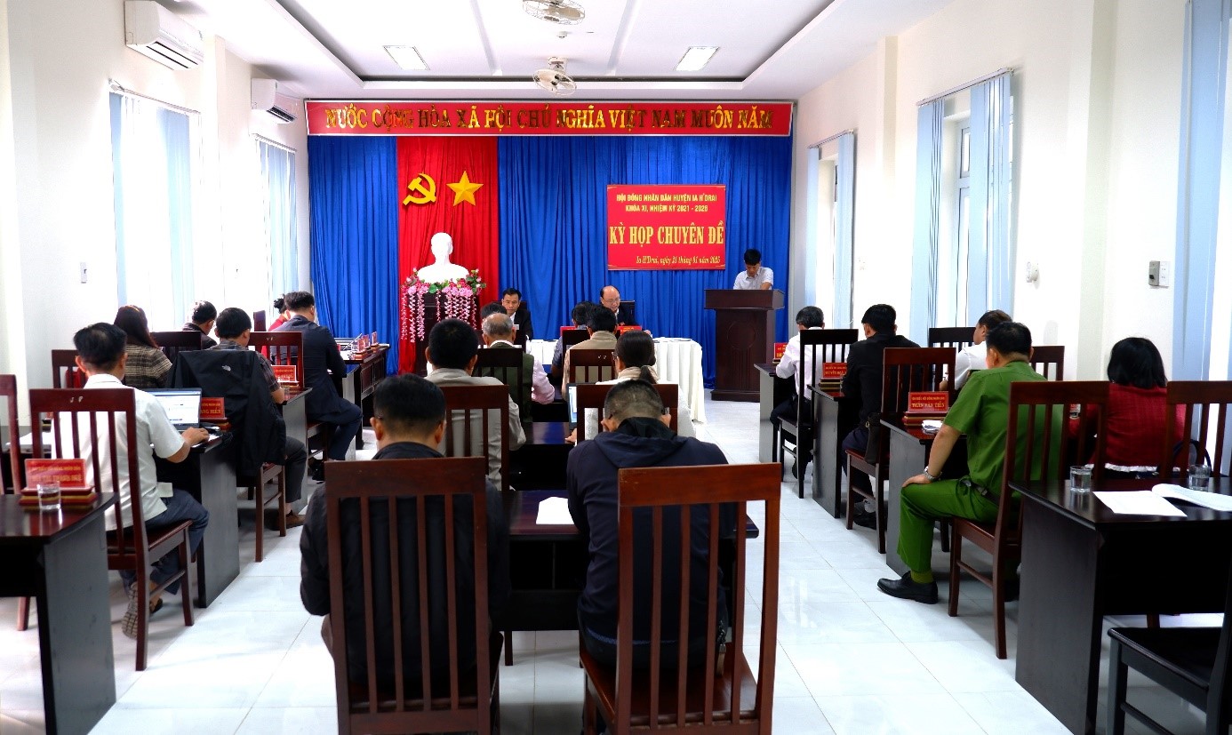 Hội đồng nhân dân huyện Ia H'Drai tổ chức kỳ họp chuyên đề