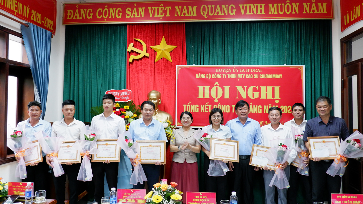 Đảng ủy Công ty TNHH MTV Cao su Chư Mom Ray tổ chức Hội nghị tổng kết công tác Đảng năm 2022