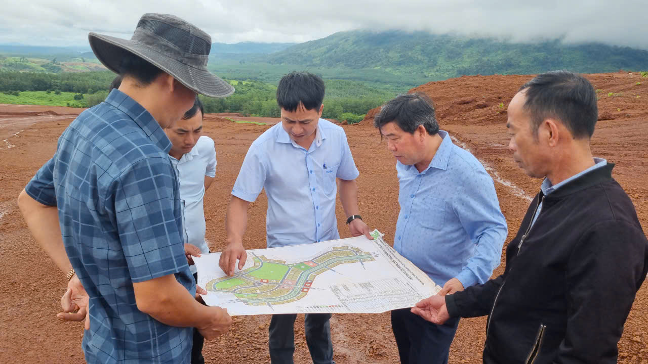 Lãnh đạo UBND huyện kiểm tra địa bàn tại xã Ia Tơi