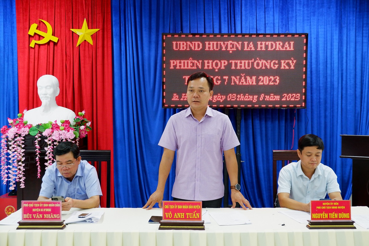 Ủy ban nhân dân huyện họp phiên thường kỳ tháng 7 năm 2023