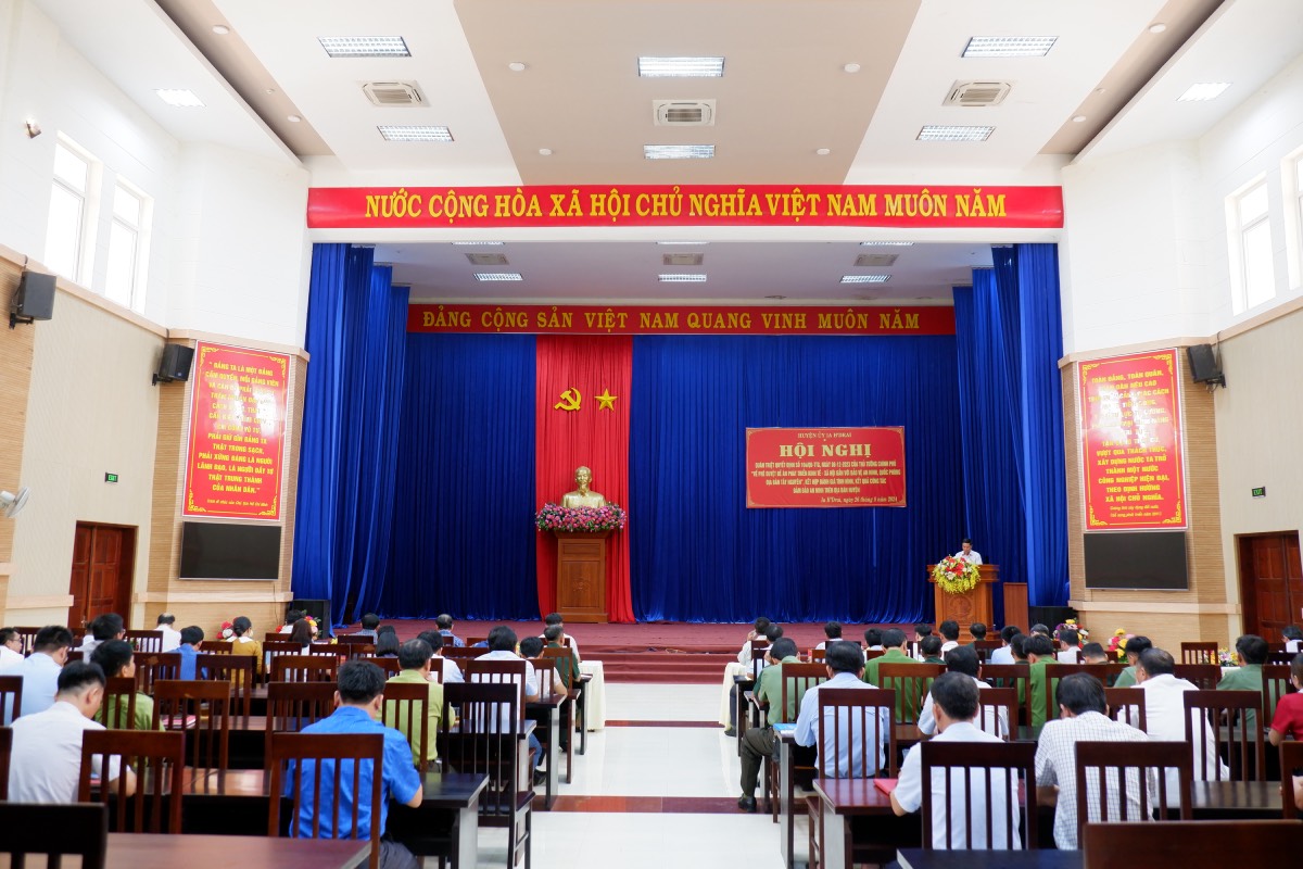 Hội nghị quán triệt Quyết định của Thủ tướng Chính phủ, kết hợp đánh giá tình hình, kết quả công tác đảm bảo an ninh trên địa bàn huyện