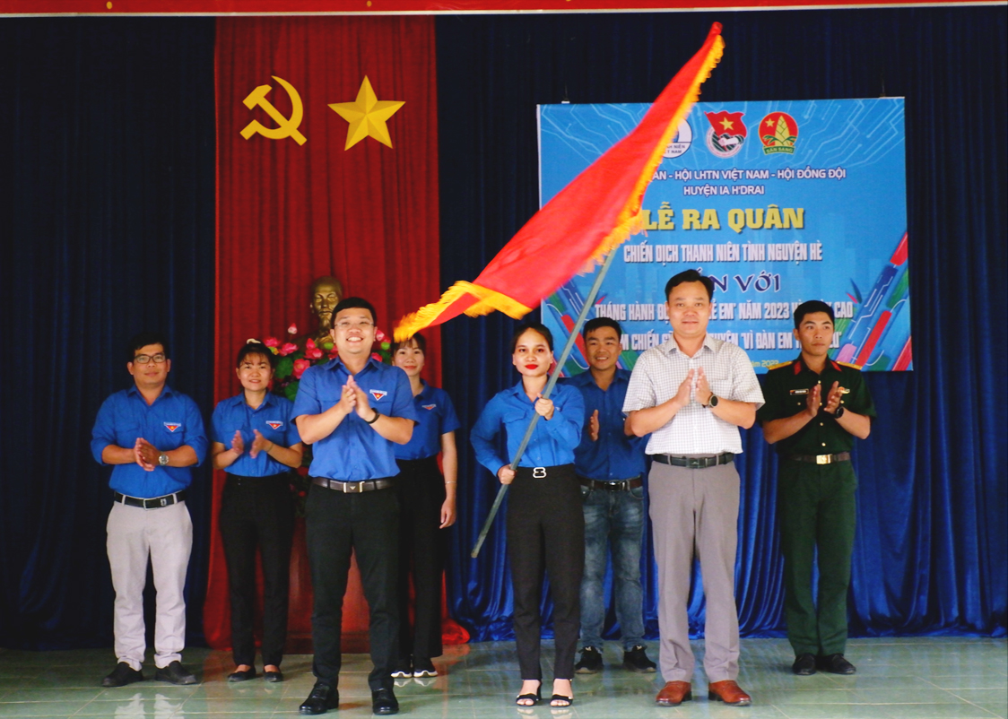 Ra quân phát động chiến dịch thanh niên tình nguyện hè năm 2023.