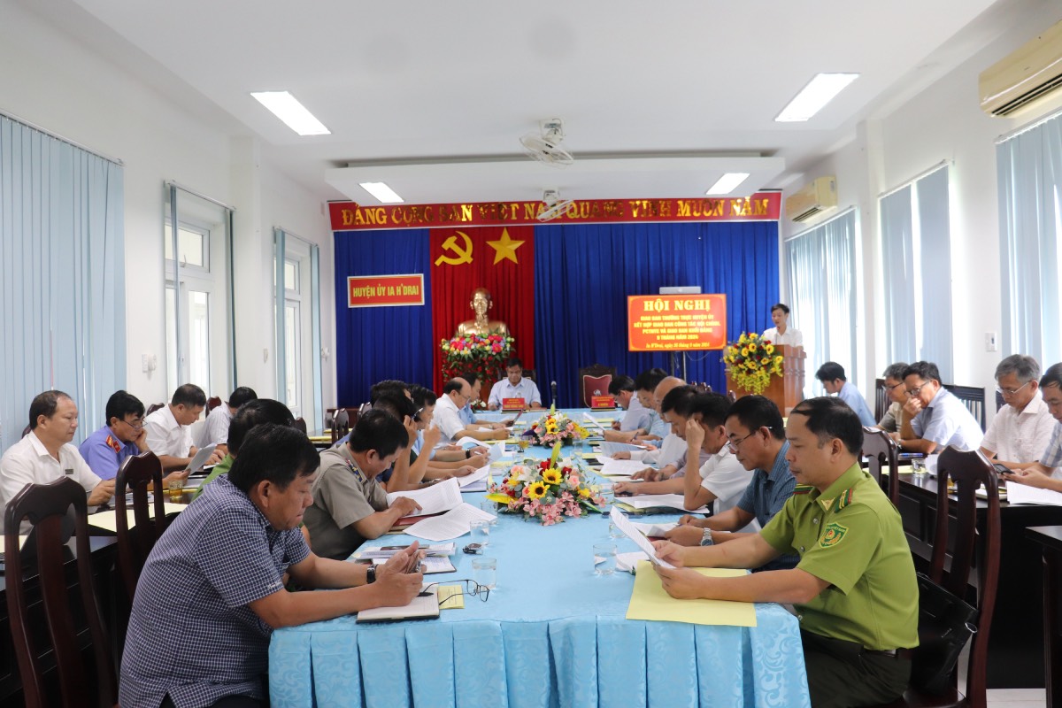 Hội nghị giao ban Thường trực Huyện uỷ kết hợp giao ban công tác nội chính phòng chống tham nhũng tiêu cực và giao ban khối Đảng 9 tháng năm 2024