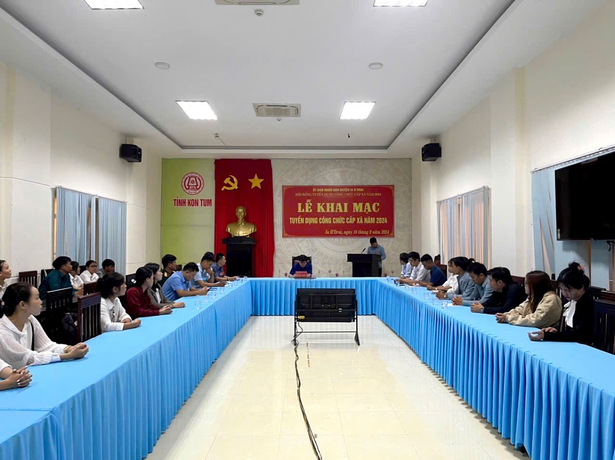 Khai mạc kỳ thi tuyển dụng công chức cấp xã năm 2024