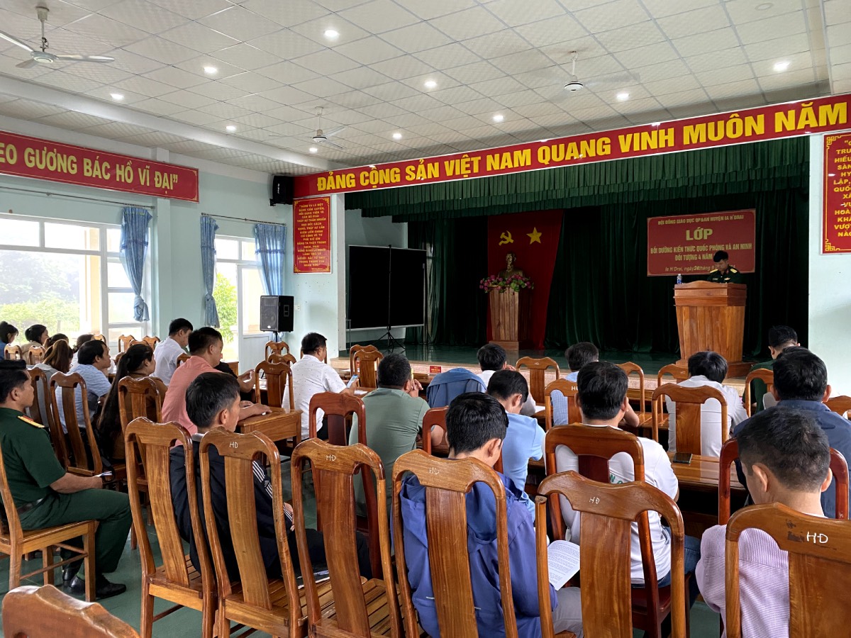 Khai mạc lớp Bồi dưỡng kiến thức quốc phòng cho đối tượng 4 năm 2024 (lớp 2)