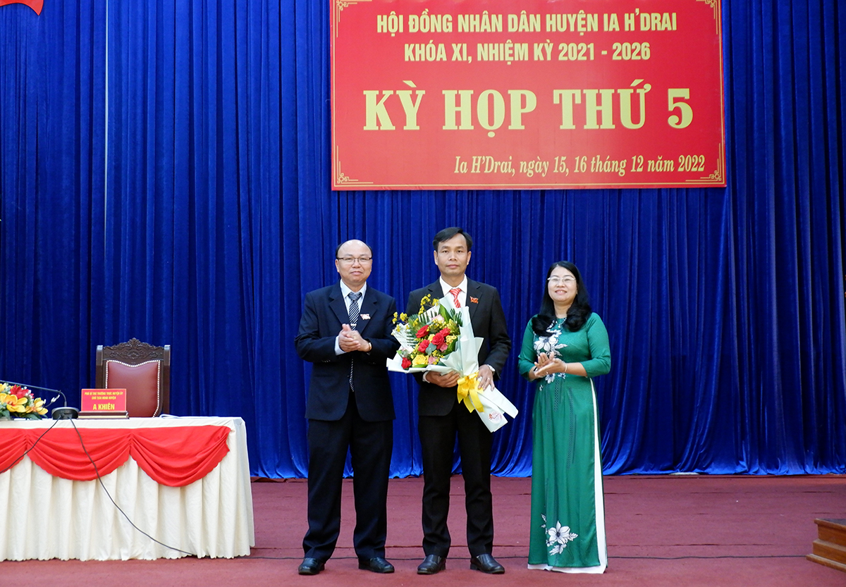 Ia H'Drai có tân Chủ tịch Hội đồng nhân dân huyện