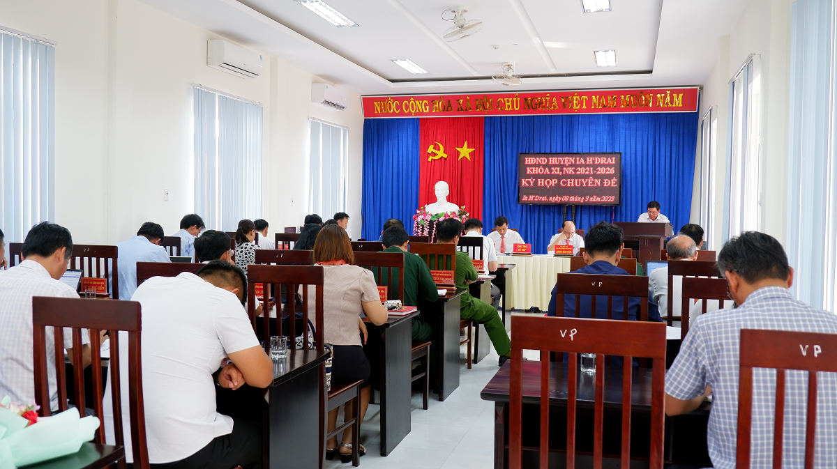 Hội đồng nhân dân huyện Ia H'Drai tổ chức Kỳ họp chuyên đề