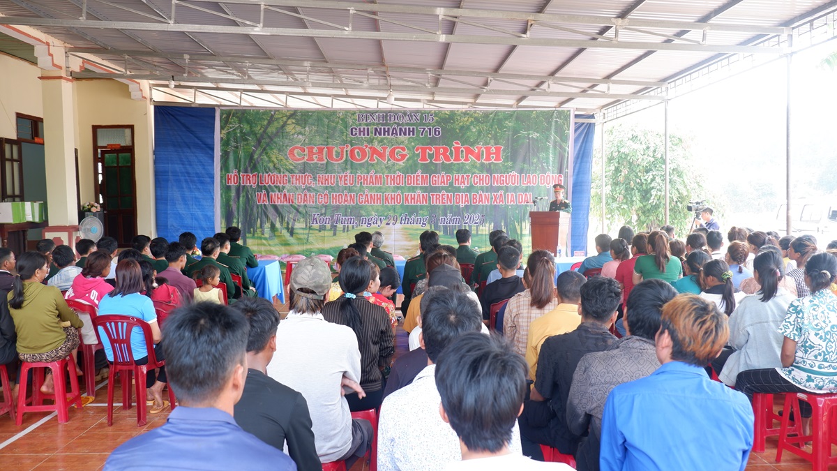 Chi nhánh 716: Hỗ trợ lương thực, nhu yếu phẩm cho người lao động và Nhân dân có hoàn cảnh khó khăn