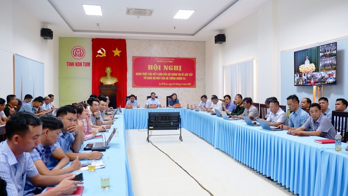 Hội nghị quán triệt các Kết luận của Bộ Chính trị về sắp xếp tổ chức bộ máy của hệ thống chính trị
