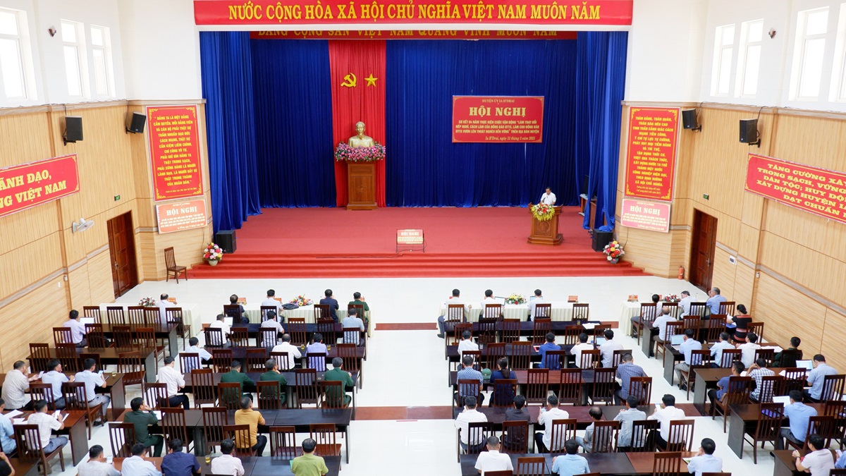 Sơ kết 04 năm thực hiện Cuộc vận động “Làm thay đổi nếp nghĩ, cách làm của đồng bào DTTS, làm cho đồng bào DTTS vươn lên thoát nghèo bền vững”