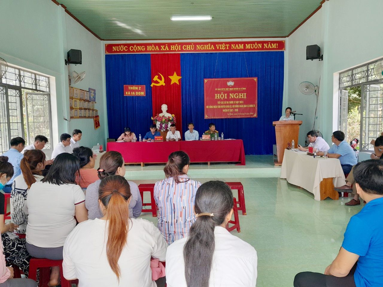 Tổ đại biểu HĐND huyện tiếp xúc cử tri tại xã Ia Dom