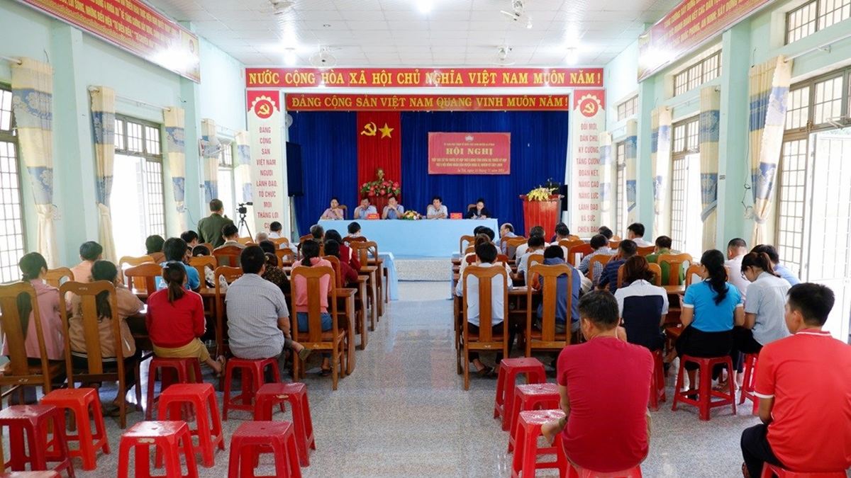 Tổ đại biểu HĐND 2 cấp tiếp xúc cử tri tại huyện Ia H’Drai