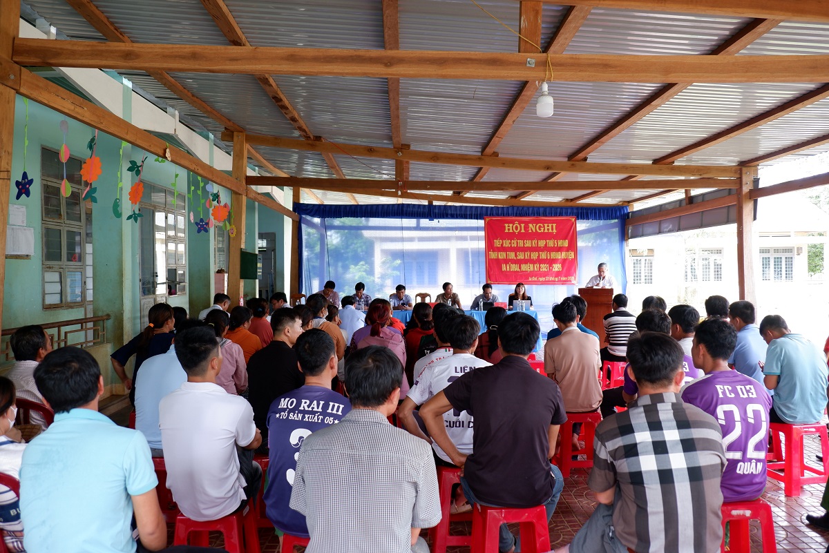 Tổ đại biểu HĐND 2 cấp tiếp xúc cử tri tại huyện Ia H'Drai