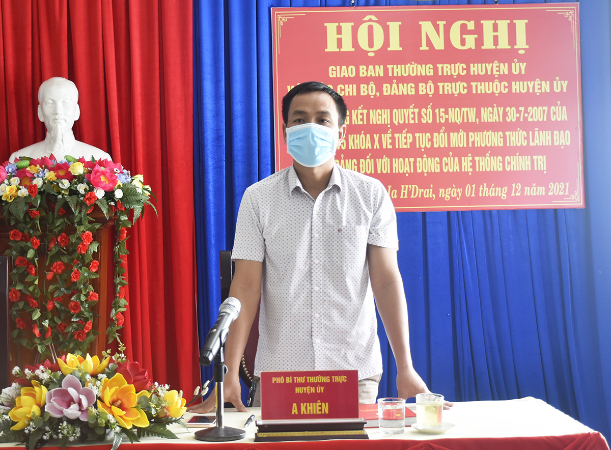 Hội nghị giao ban Thường trực Huyện ủy với các tổ chức cơ sở Đảng tháng 11 năm 2021