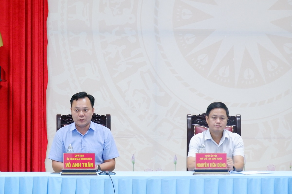 Ủy ban nhân dân huyện họp phiên thường kỳ triển khai nhiệm vụ 3 tháng cuối năm 2024