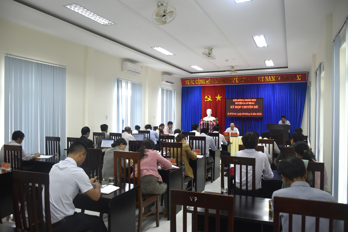Hội đồng nhân dân huyện Ia H'Drai tổ chức Kỳ họp chuyên đề