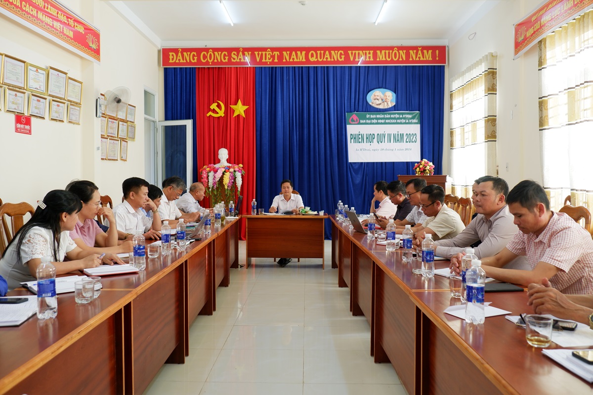 Ia H'Drai: Ban đại diện HĐQT NHCSXH huyện họp tổng kết đánh giá kết quả hoạt động năm 2023