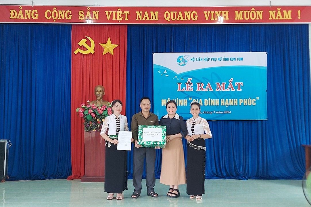 Ia Dom: Lễ ra mắt Mô hình điểm “Gia đình hạnh phúc”