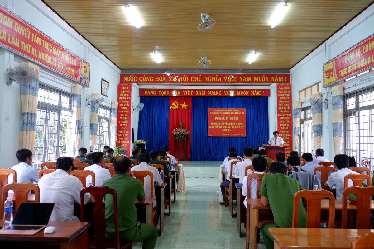 Ia Dom: Ngày hội toàn dân bảo vệ an ninh Tổ quốc và ra mắt mô hình xã “sạch ma tuý” năm 2024