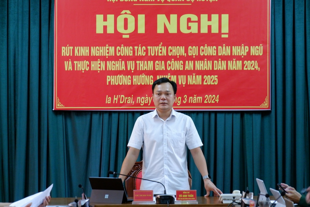 Hội nghị rút kinh nghiệm công tác tuyển chọn, gọi công dân nhập ngũ năm 2024