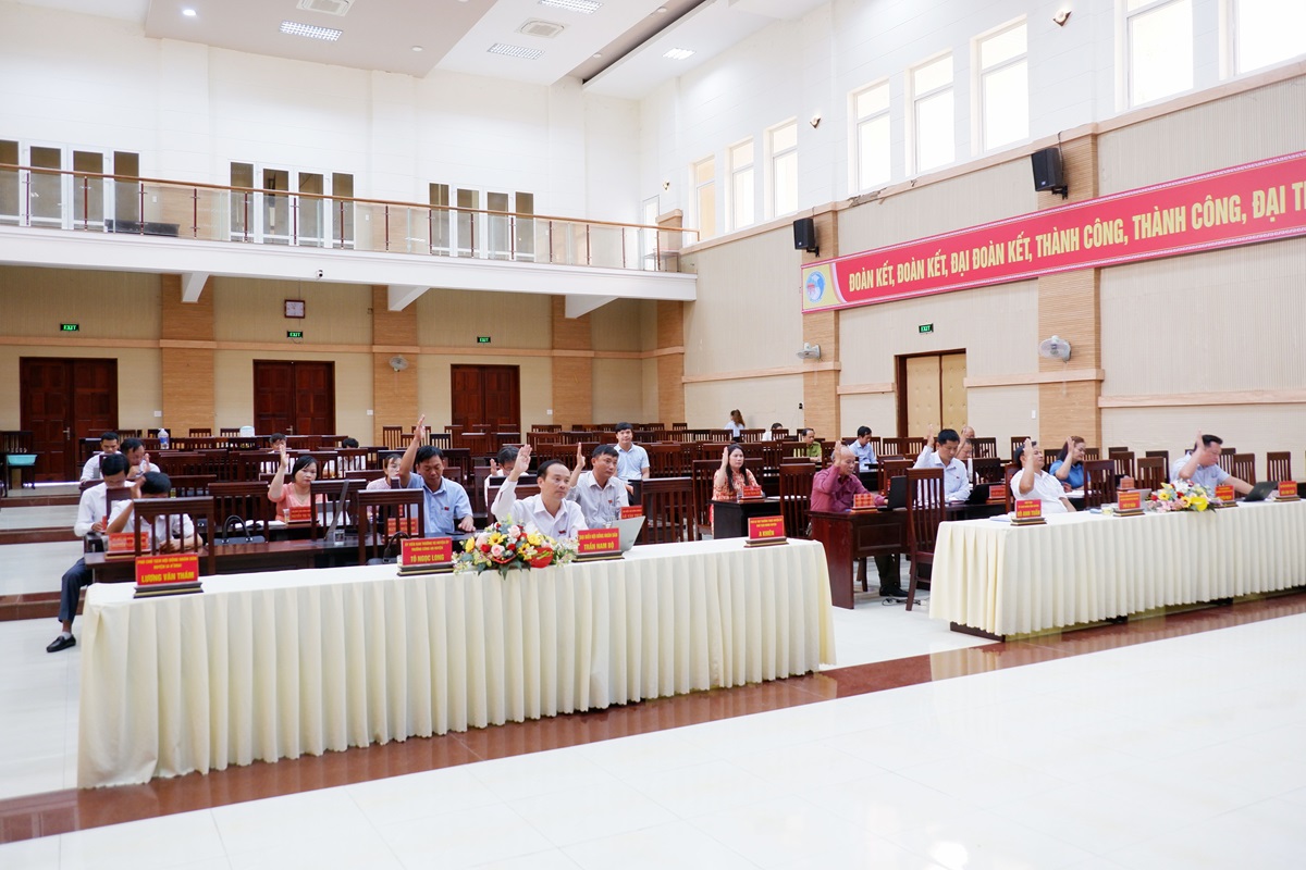 HĐND huyện Ia H’Drai khóa XI bế mạc kỳ họp thứ 8
