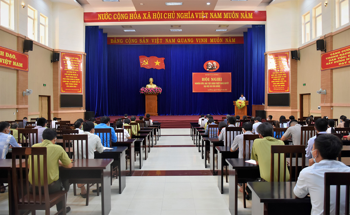 Huyện Ia H’Drai: Tổ chức Hội nghị nghiên cứu, học tập, quán triệt Nghị quyết Đại hội XIII của Đảng