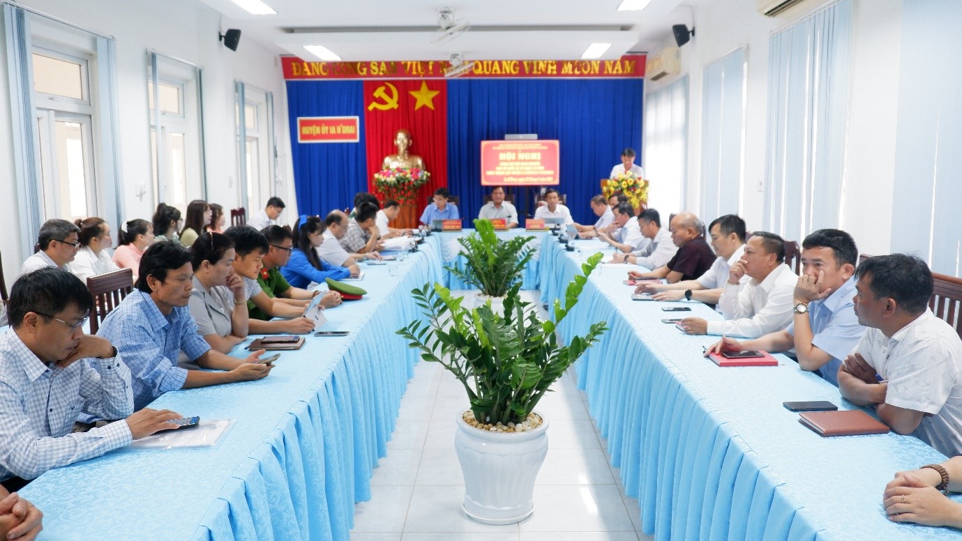 Hội nghị đánh giá rút kinh nghiệm sau tổ chức lễ kỷ niệm 10 năm Ngày thành lập huyện (11/3/2015-11/3/2025)
