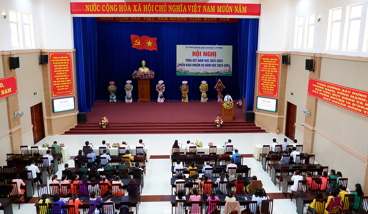 Hội nghị tổng kết năm học 2022 -2023, triển khai nhiệm vụ năm học 2023-2024