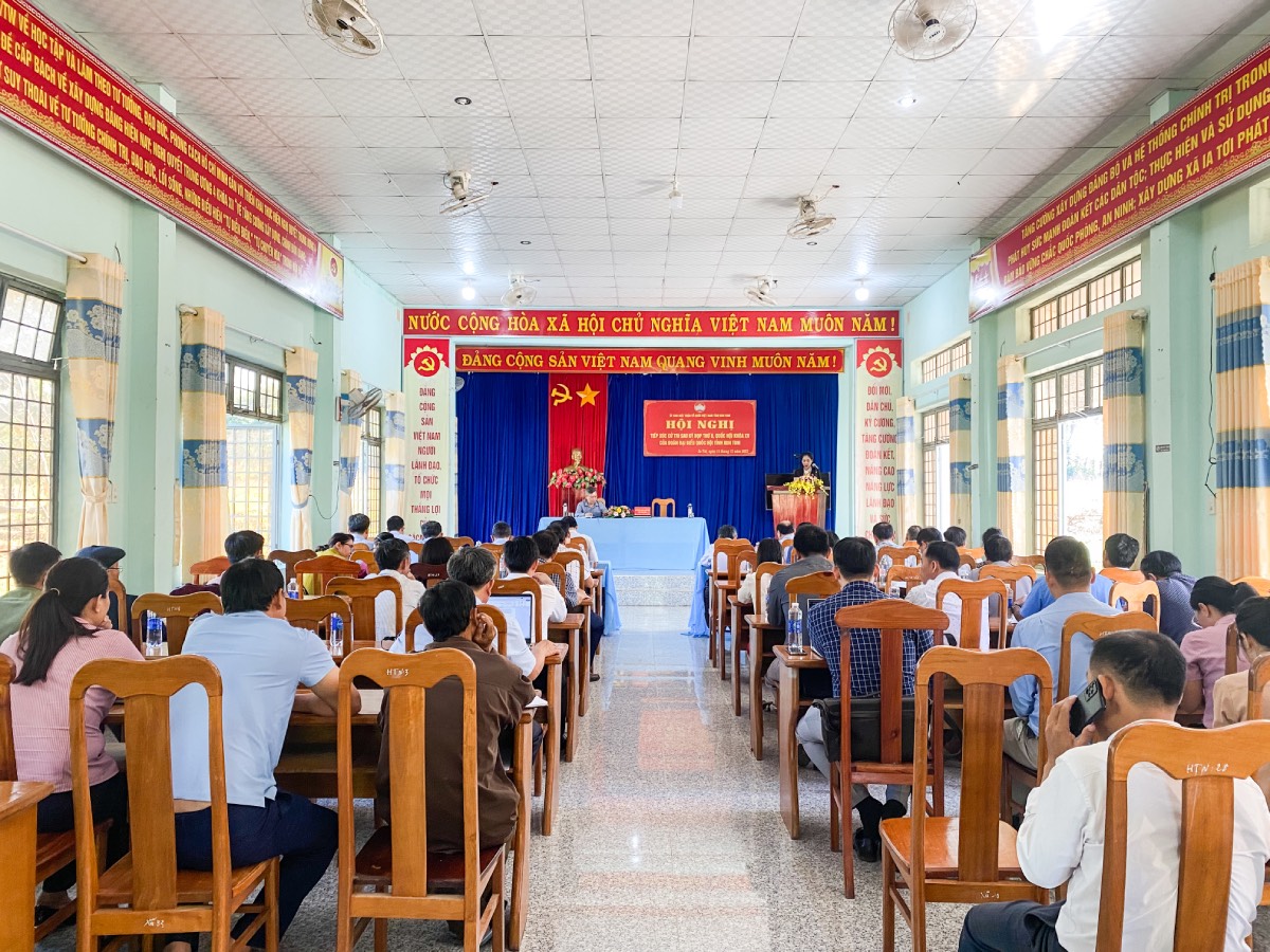 Đoàn Đại biểu Quốc hội tỉnh Kon Tum tiếp xúc cử tri tại huyện Ia H’Drai