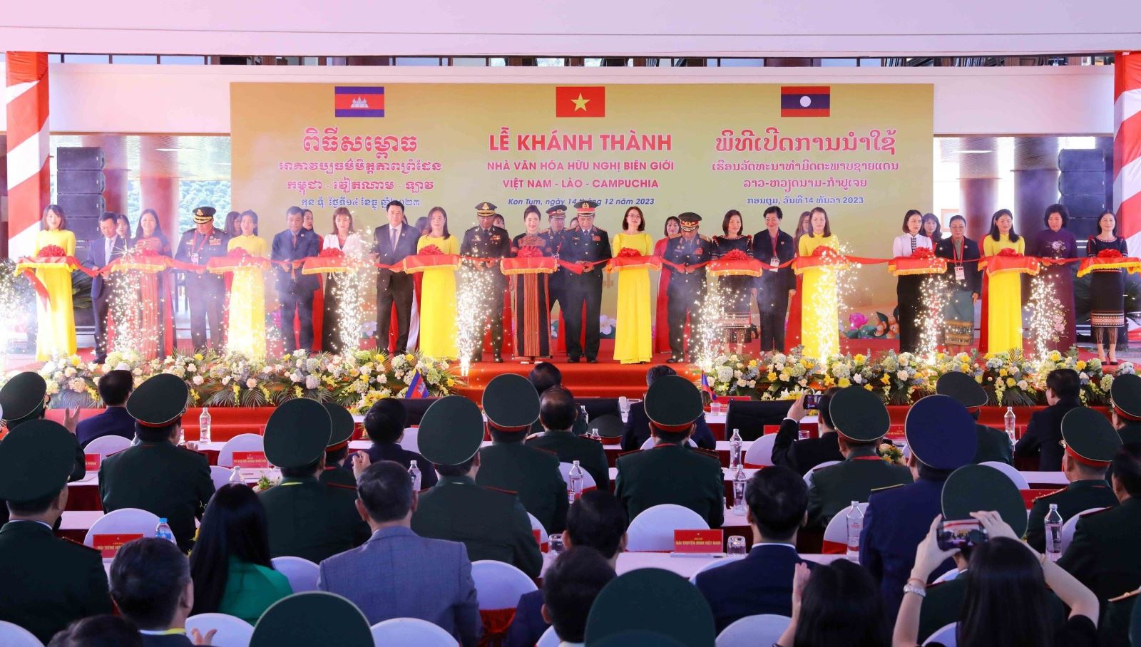 Khánh thành Nhà văn hóa hữu nghị Việt Nam - Lào - Campuchia