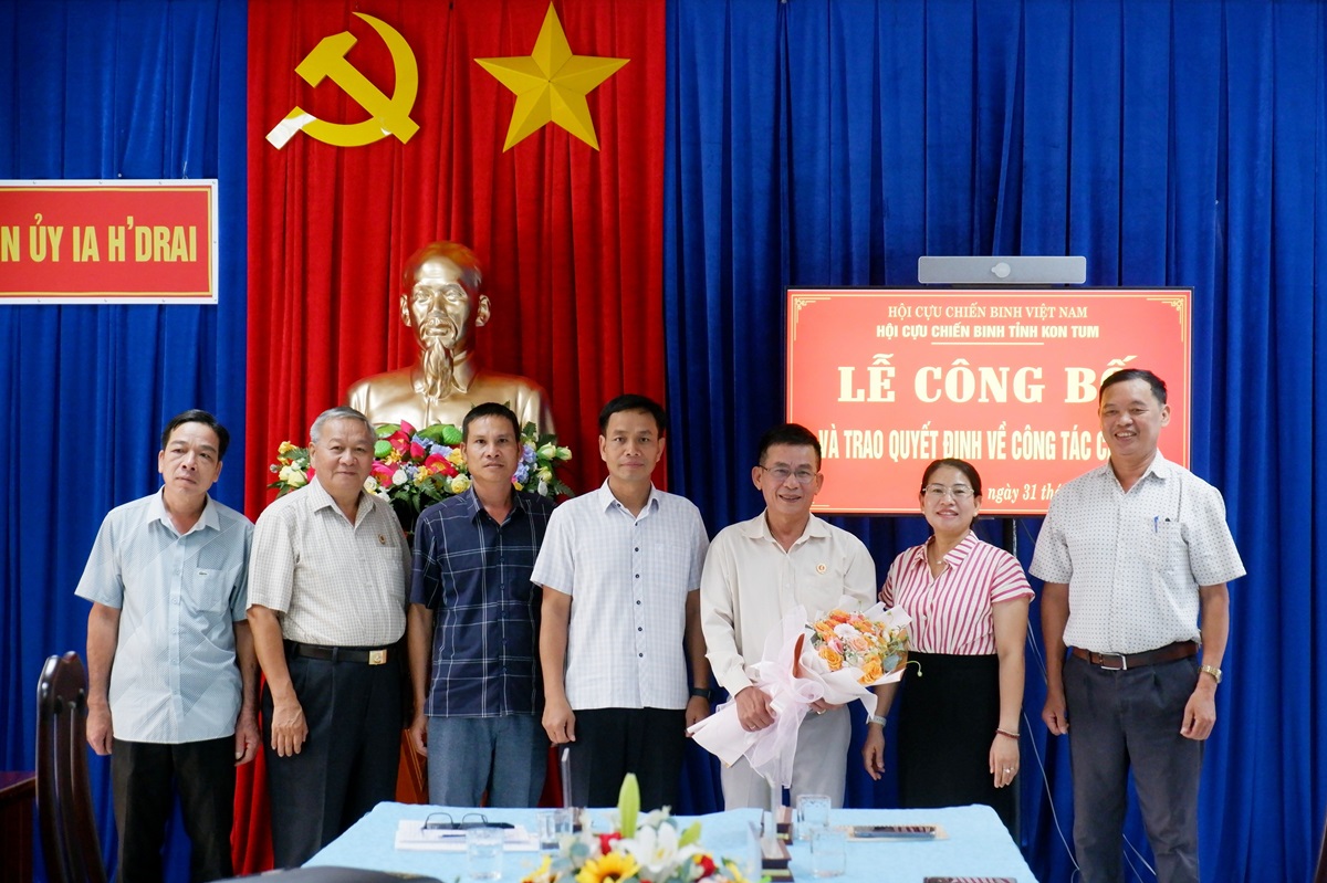 Lễ công bố và trao Quyết định về công tác cán bộ