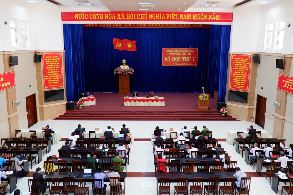 Khai mạc kỳ họp thứ 7 HĐND huyện Ia H’Drai khóa XI, nhiệm kỳ 2021 – 2026