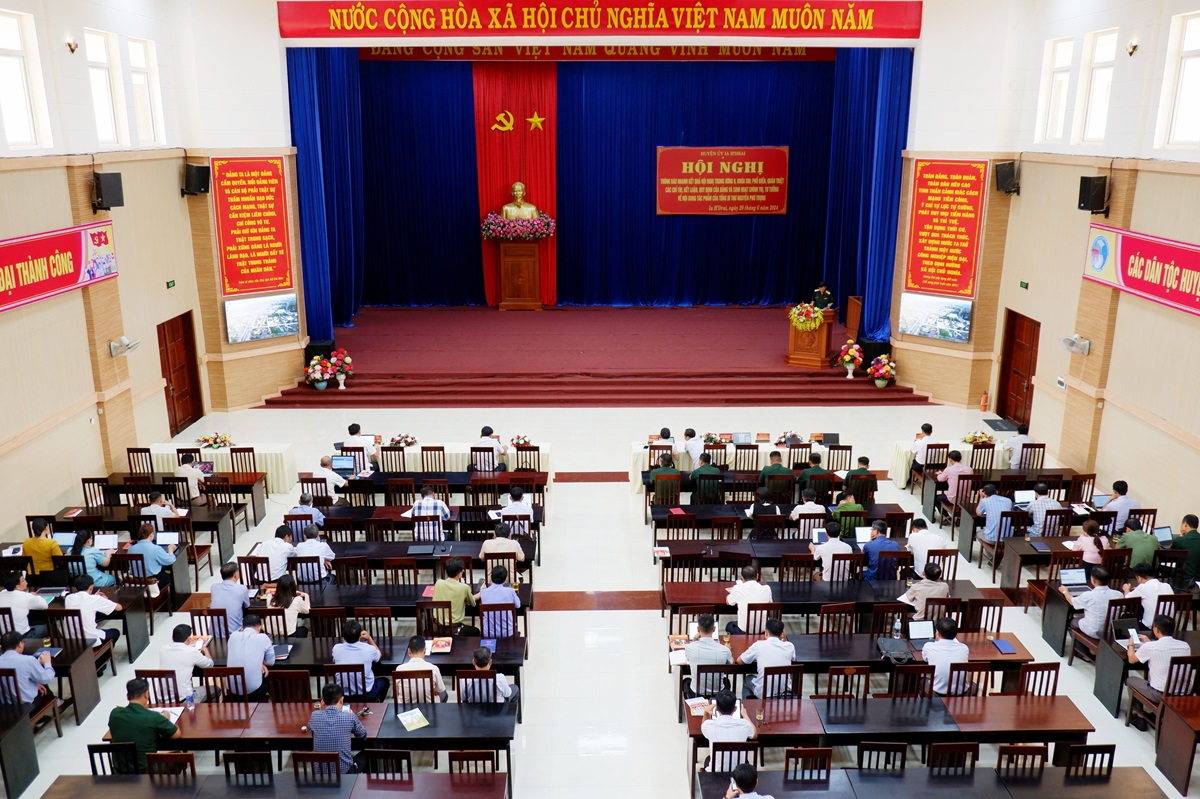 Hội nghị thông báo nhanh kết quả Hội nghị Trung ương 9 khóa XIII và phổ biến, quán triệt các văn bản của Đảng