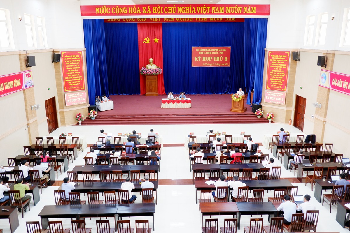 Khai mạc kỳ họp thứ 8 HĐND huyện khóa XI, nhiệm kỳ 2021-2026