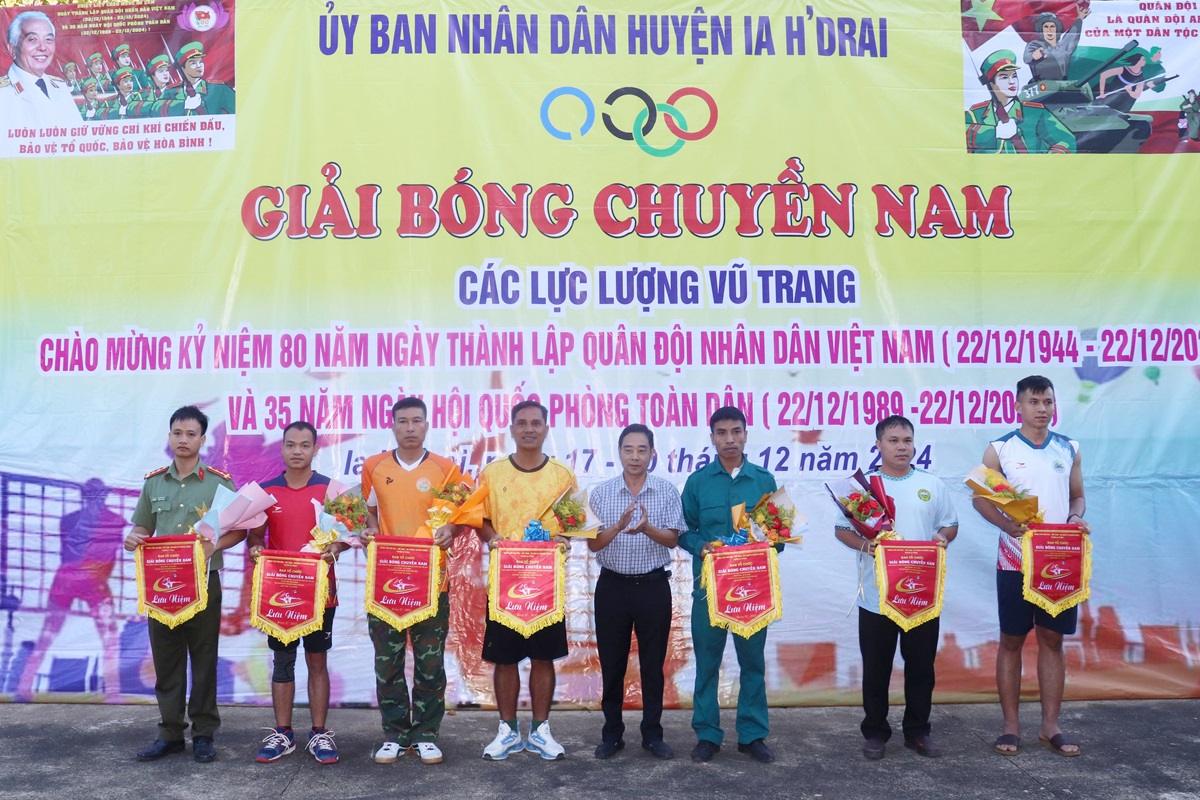 Khai mạc Giải bóng chuyền Nam các lực lượng vũ trang