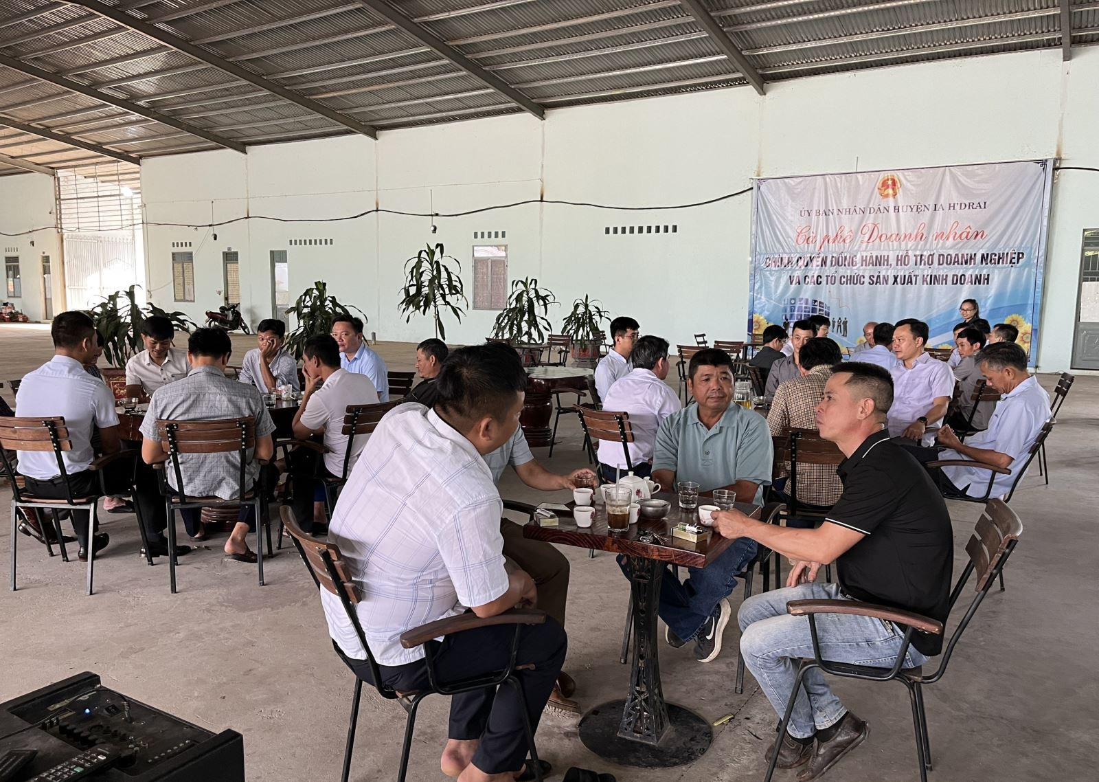 Chương trình “Cà phê Doanh nhân” huyện Ia H’Drai tháng 8/2023