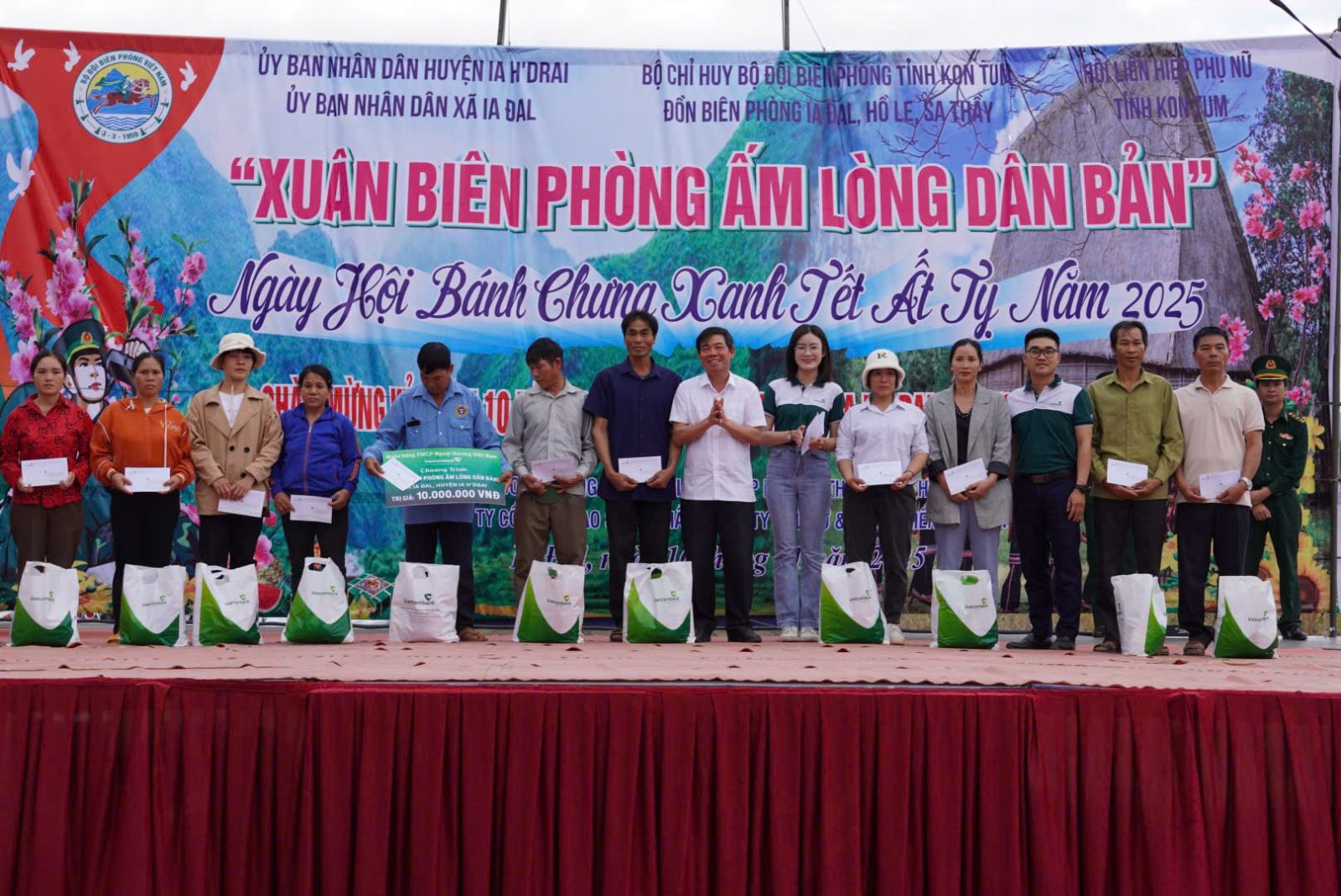 Chương trình “Xuân Biên phòng ấm lòng dân bản” Tết Nguyên đán Ất Tỵ năm 2025
