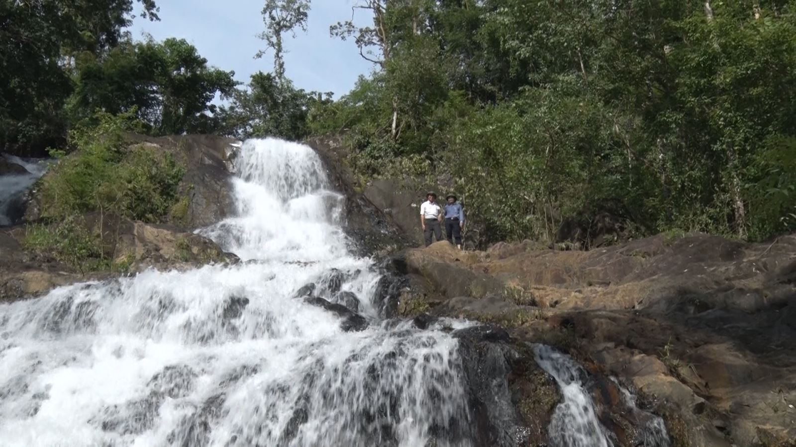 Ia H’Drai: Phát hiện thác nước 7 tầng đẹp thuận lợi phát triển du lịch