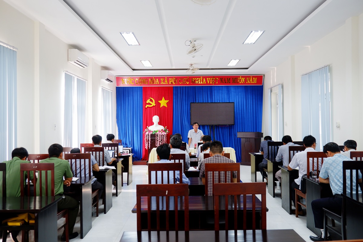 Họp thẩm định xét, công nhận thôn đạt chuẩn NTM năm 2023